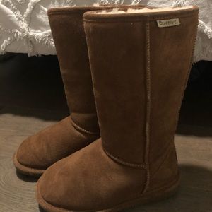Bearpaw high top brown boots